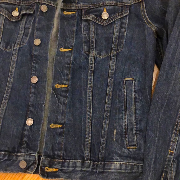 GAP | classic cotton button down medium wash denim trucker jean jacket, size XS - Picture 6 of 12